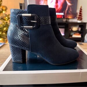 Karen Scott Ivyy mixed-media booties in navy blue